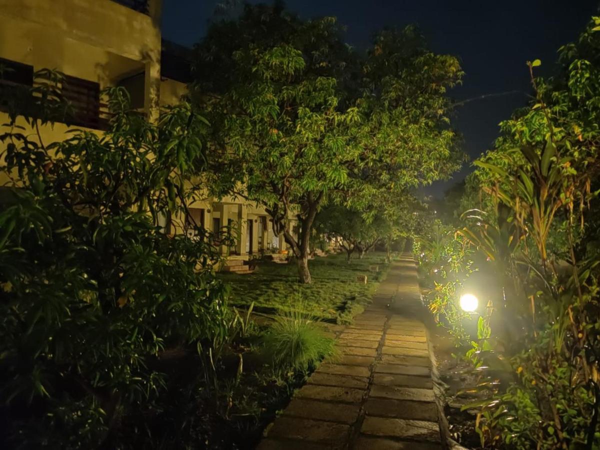 Gir Birding Lodge Сасан Гир Екстериор снимка